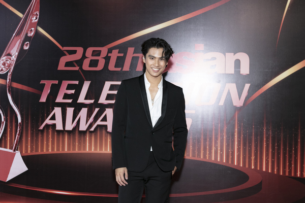 Diễn viên Ohm Pawat "chiếm spotlight" thảm đỏ Asian Television Awards 28th