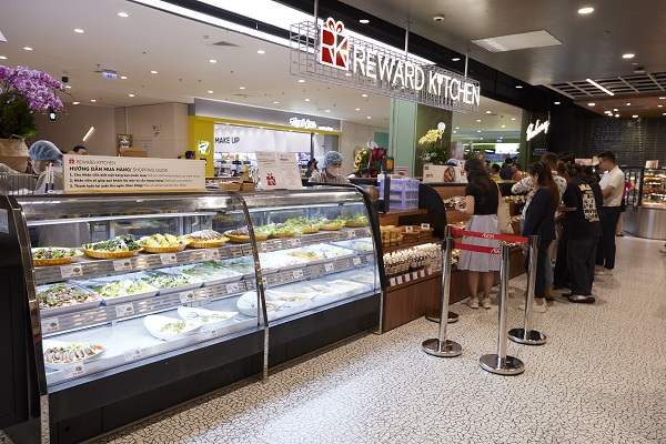 Mô hình reward kitchen lần đầu tiên ra mắt tại TT BHTH & ST AEON, nơi khách hàng được nếm thử các món ăn trước khi quyết định mua