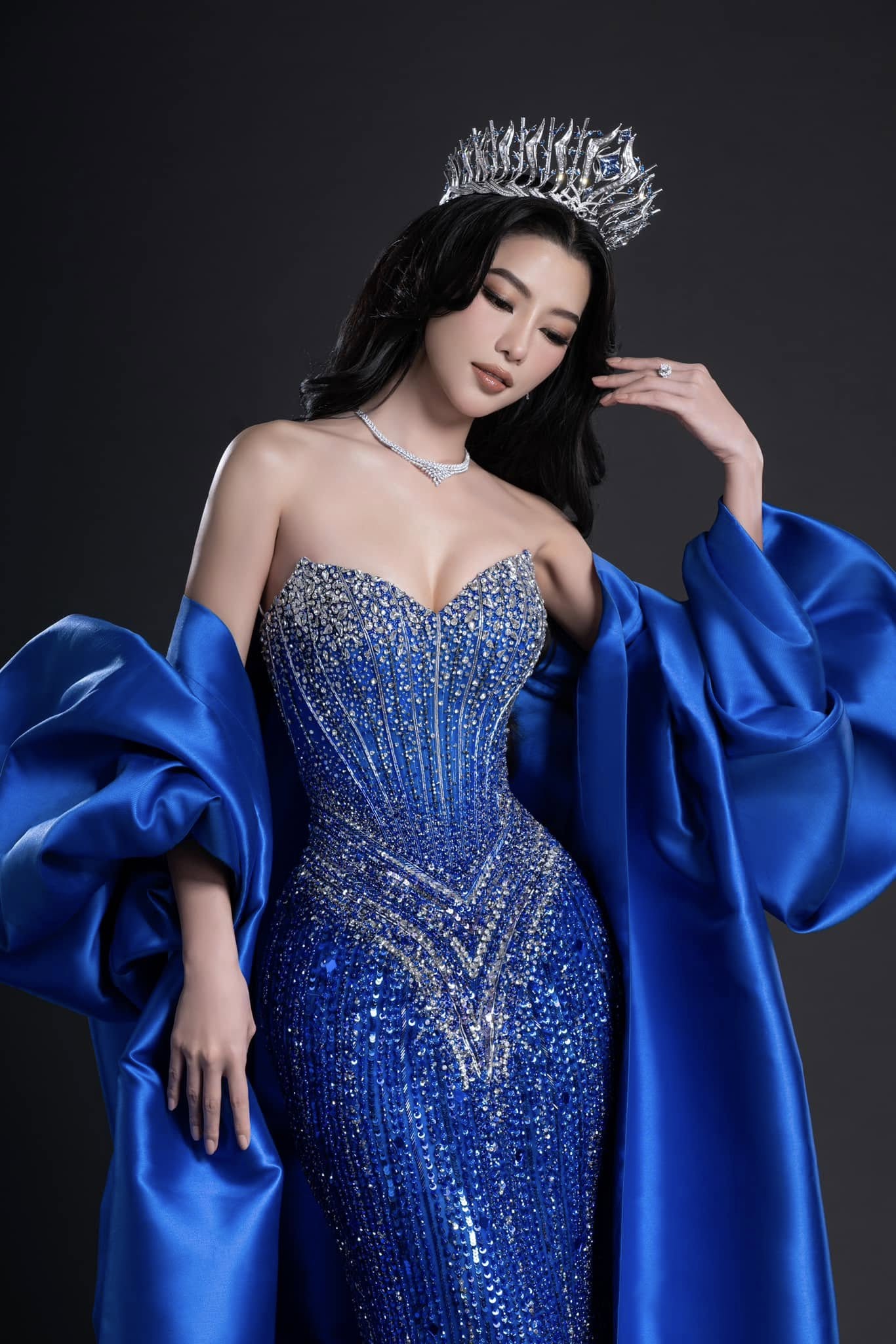 HOÀNG NHUNG 1