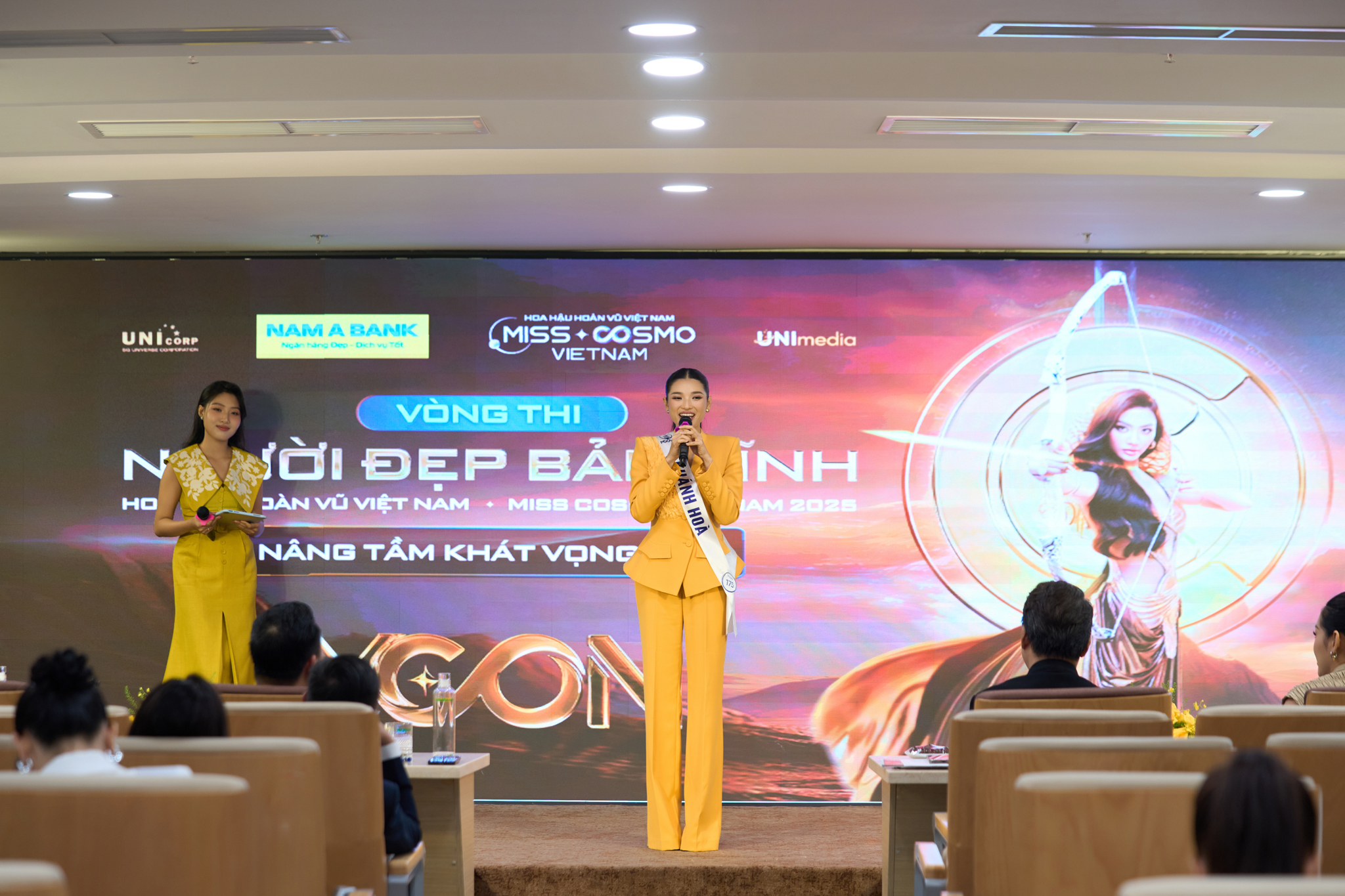 Top 20 “Người đẹp Bản lĩnh” xuất sắc hoàn thành phần thuyết trình
