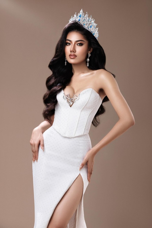 JOLENE MYINT MYAT MOE - MISS COSMO MYANMAR 2025