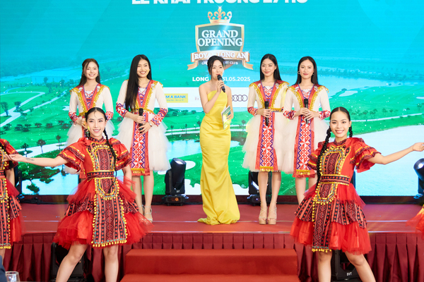 THÍ SINH TOP 45 HOA HẬU HOÀN VŨ VIỆT NAM NGUYỄN THỊ TRÂM ANH, NGUYỄN QUỲNH ANH, BÙI THỊ LINH VÀ ĐỖ CẨM LY