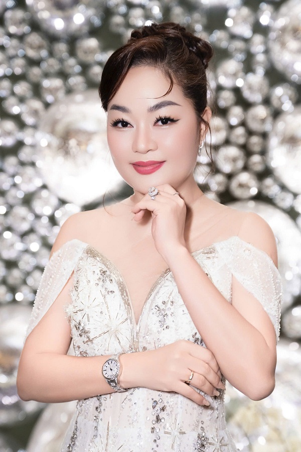 Mrs. Nga 2