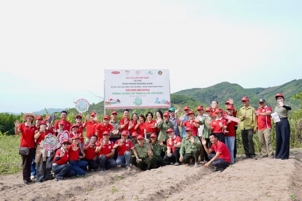 Dai-ichi Life Việt Nam trồng phục hồi và bổ sung hơn 10.000 cây lim xanh và cây trâm tại Rừng Phòng hộ Đồng Xuân, tỉnh Phú Yên (cũ)