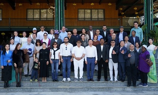 Hơn 40 Đại sứ quốc tế hội tụ tại Lễ hội Trà Quốc tế 2025 ở Lâm Đồng