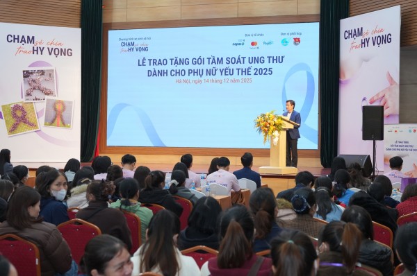 Cham se chia Trao hy vong trao suat tam soat ung thu cho phu nu yeu the (9)